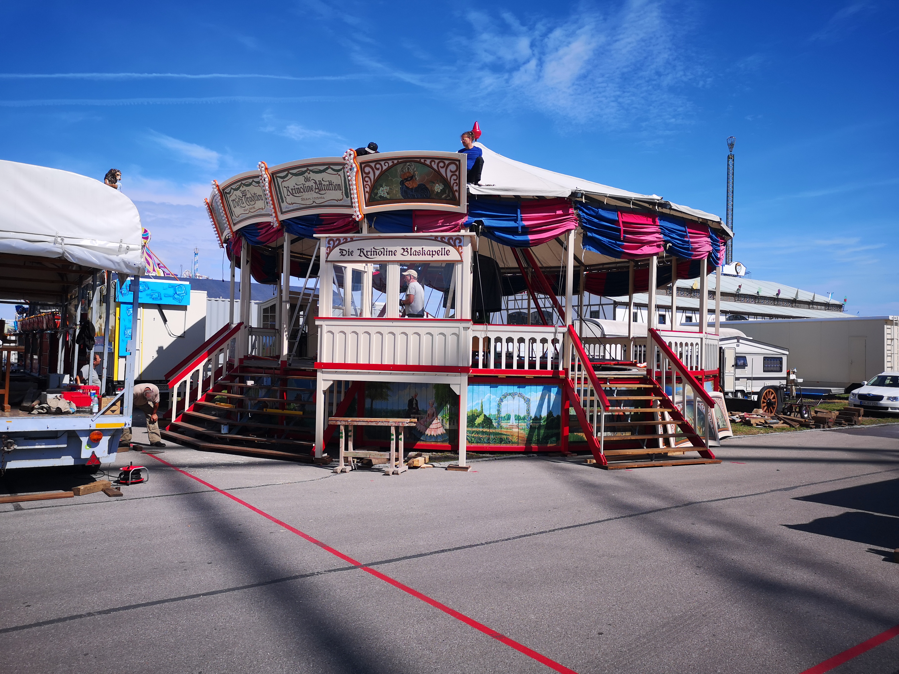 Oktoberfest Krinoline Aufbau